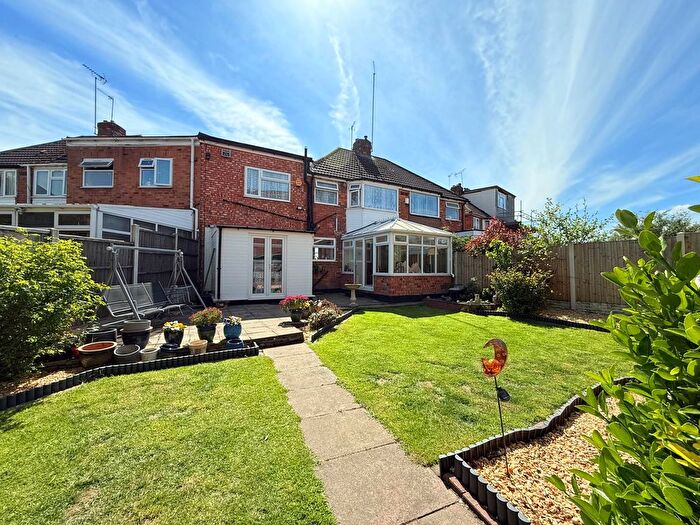 4 Bedroom Semi Detached House For Sale In Wellsford Avenue, Solihull, B92