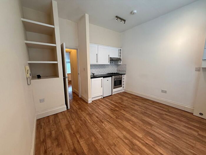 1 Bedroom Flat To Rent In Fairbridge Road, N19