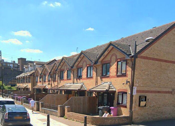 4 Bedroom Terraced House To Rent In Lukin Street, London, E1