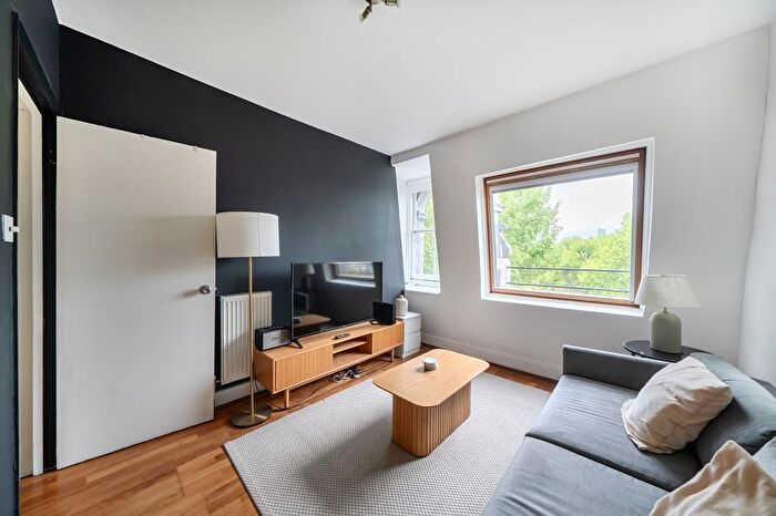 1 Bedroom Flat To Rent In Ladbroke Grove, North Kensington, W10