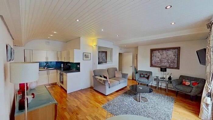 1 Bedroom Flat To Rent In Rose Street, Edinburgh, EH2