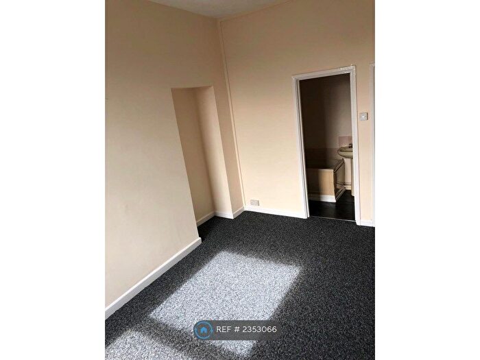 2 Bedroom Flat To Rent In Charlotte Street, Plymouth, PL2
