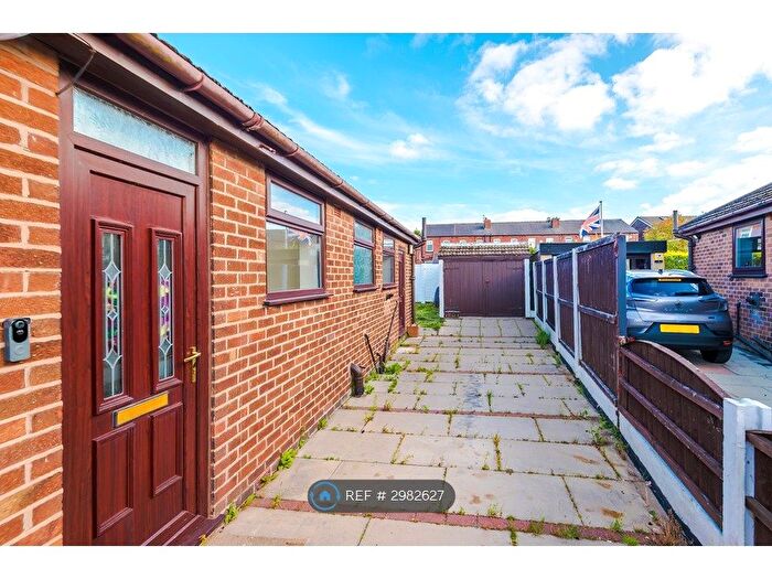 3 Bedroom Bungalow To Rent In Chimes Road, Wigan, WN4