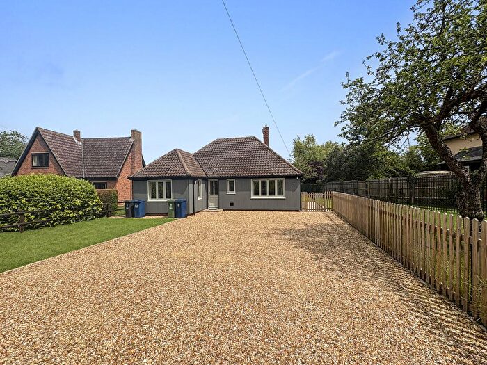 3 Bedroom Detached Bungalow To Rent In Church Street, Haslingfield, CB23