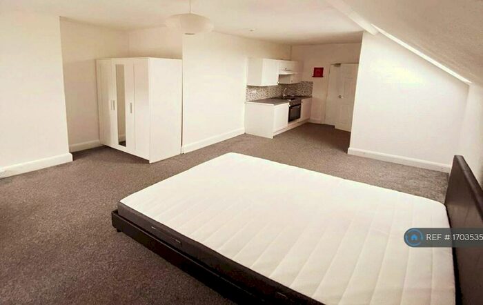 Studio To Rent In Queens Park Gardens, Bournemouth, BH8