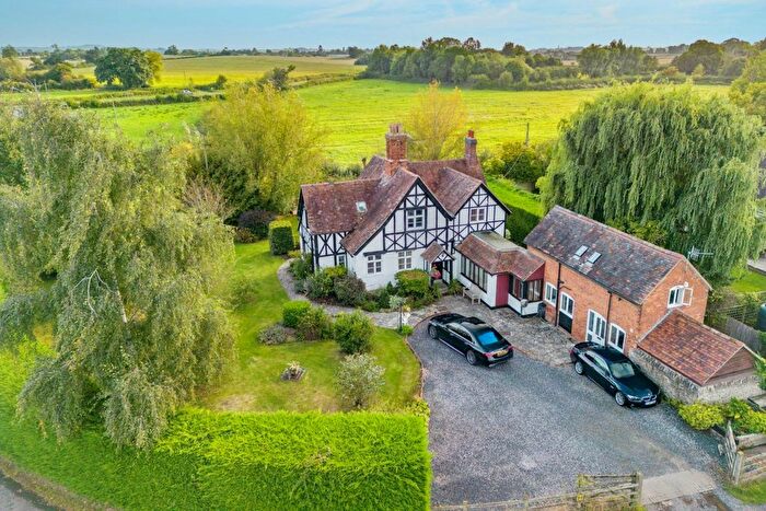 5 Bedroom Detached House For Sale In Pershore Road, Earls Croome, Worcestershire, WR8