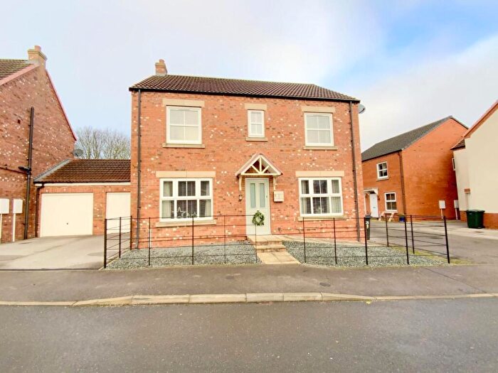 4 Bedroom Detached House For Sale In Bevers Way, Holton-Le-Clay, Grimsby, DN36