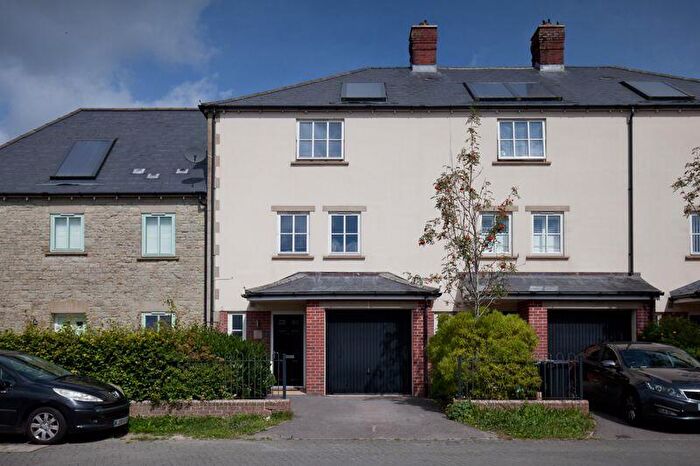 3 Bedroom Terraced House For Sale In Greenacre Way, Shaftesbury, SP7