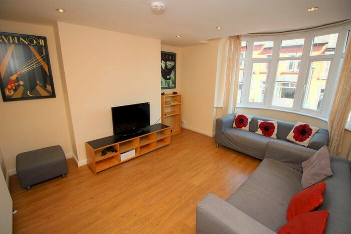 6 Bedroom Maisonette To Rent In Springbank Road, Sandyford, Newcastle Upon Tyne, NE2
