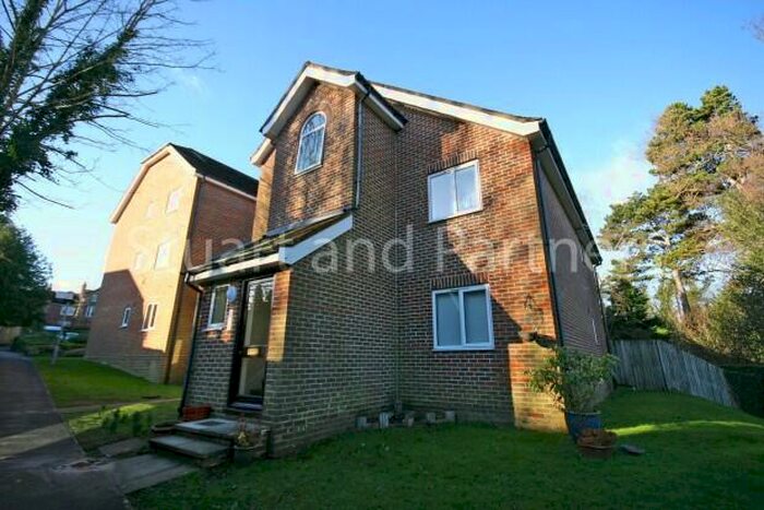1 Bedroom Flat To Rent In Heath Road, Haywards Heath, RH16