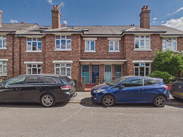 4 Bedroom Flat For Sale In Strickland Row, London, SW18
