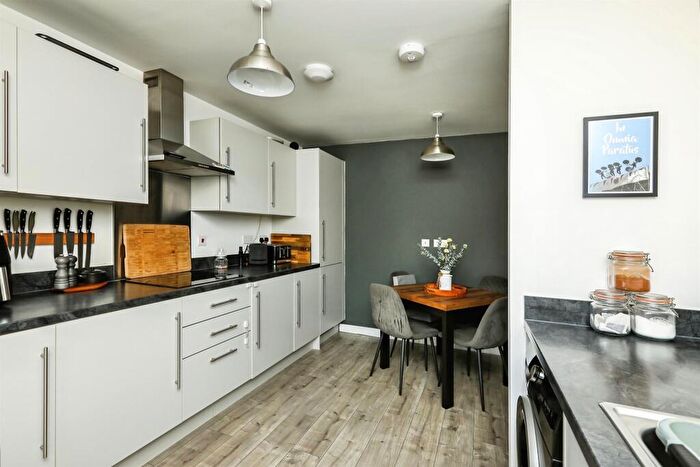 3 Bedroom Semi-Detached House For Sale In Snowdrop Gardens, Carlton-In-Lindrick, Worksop, S81