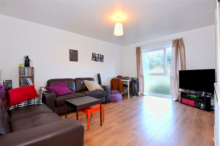 2 Bedroom Apartment To Rent In Trafalgar Court, Southcote Road, Reading, Berkshire, RG30