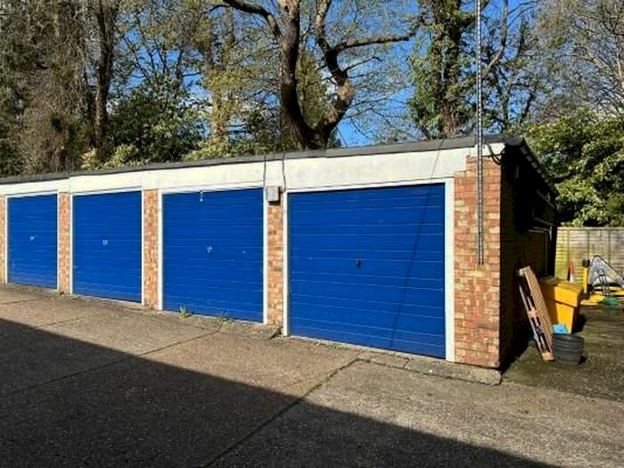 Garage / Parking To Rent In Garage, Winnals Park, Paddockhall Road, RH16