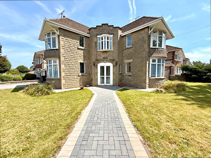3 Bedroom Detached House For Sale In Marlborough Road, Lakeside, Old Town, SN3