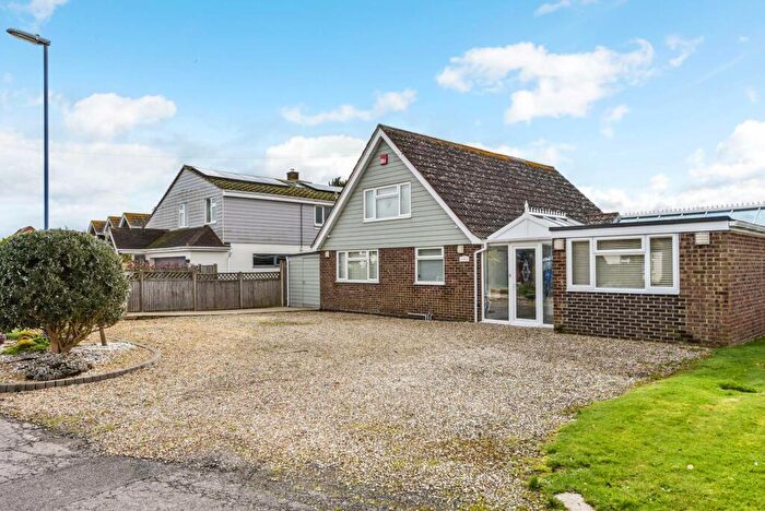 5 Bedroom Detached House To Rent In The Bridgeway, Selsey, PO20