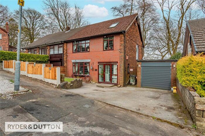 4 Bedroom Semi Detached House For Sale In Thorncliffe Park, Royton, Oldham, Greater Manchester, OL2