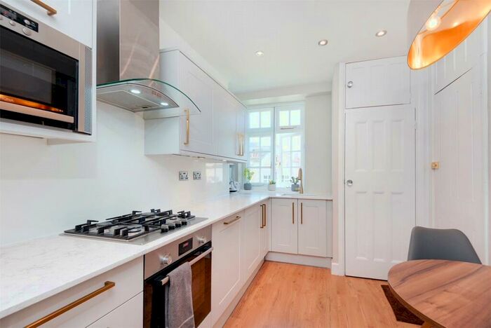 2 Bedroom Flat To Rent In Clifton Court, Northwick Terrace, NW8
