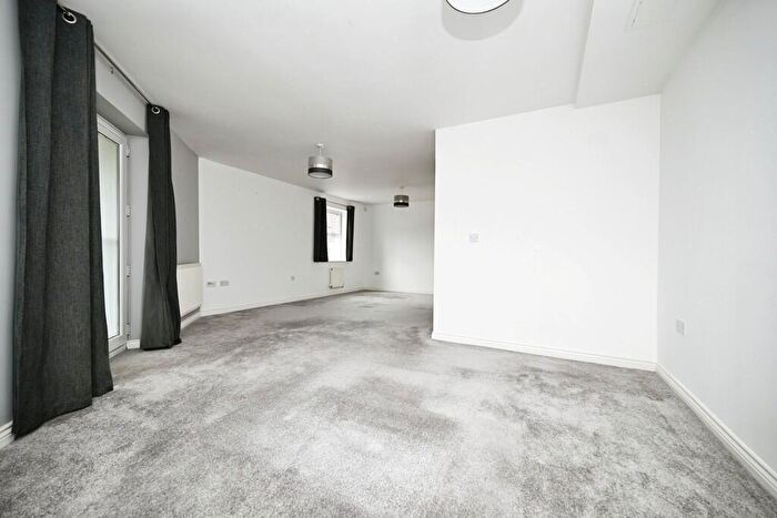2 Bedroom Flat For Sale In Dunster Close, Rugby, CV22