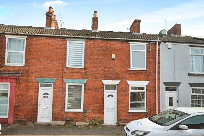 2 Bedroom Terraced House To Rent In South Street North, New Whittington, Chesterfield, Derbyshire, S43