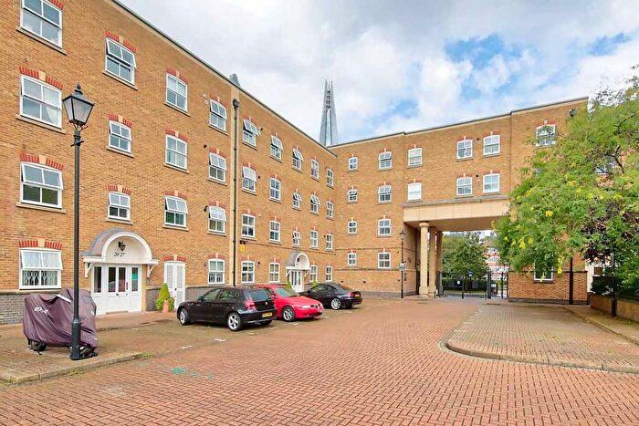 3 Bedroom Flat To Rent In Leathermarket Court, London, SE1