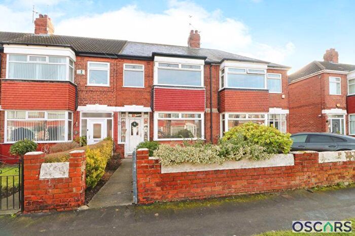 3 Bedroom Terraced House For Sale In Bernadette Avenue, Hull, HU4