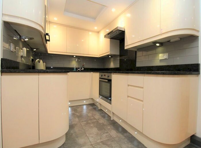 1 Bedroom Apartment To Rent In Ewell Road, Surbiton, KT6