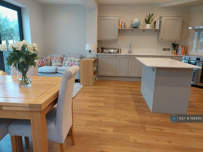 3 Bedroom Semi-Detached House To Rent In Lake Road, Bristol, BS10