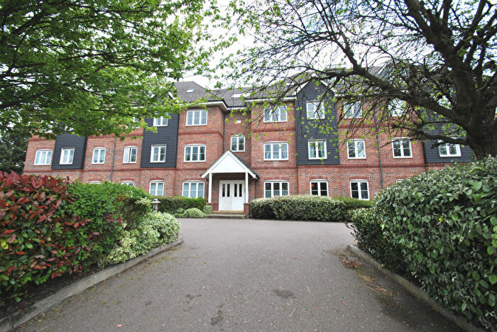 2 Bedroom Apartment For Sale In Cadwell Lane, Hitchin, SG4