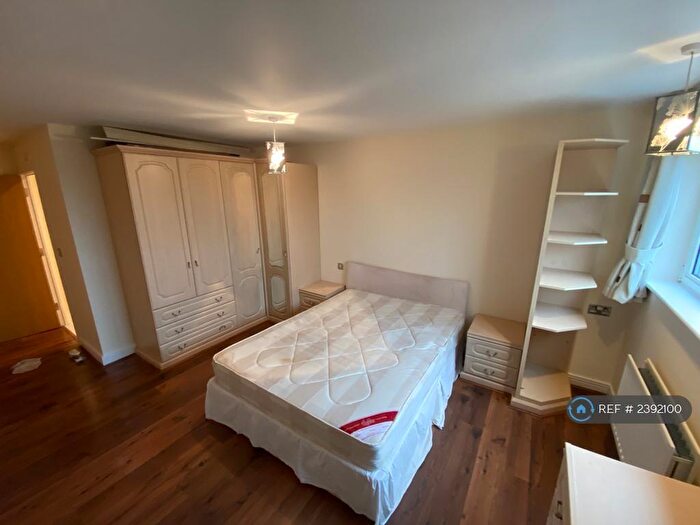 2 Bedroom Flat To Rent In Erebus Drive, London, SE28