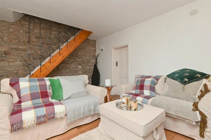 3 Bedroom Terraced House For Sale In Main Road, Hathersage, Hope Valley, S32