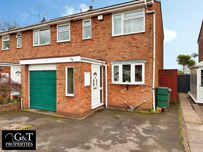 3 Bedroom End Of Terrace House For Sale In Chichester Drive, Quinton, Birmingham, B32