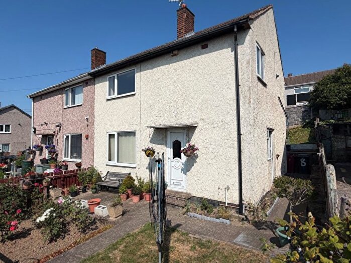 Semi-Detached House For Sale In Springfield Crescent, Bolsover, Chesterfield, Derbyshire, S44
