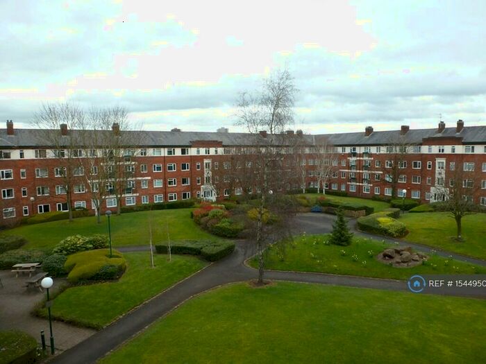 2 Bedroom Flat To Rent In Redmires Court, Salford, M5