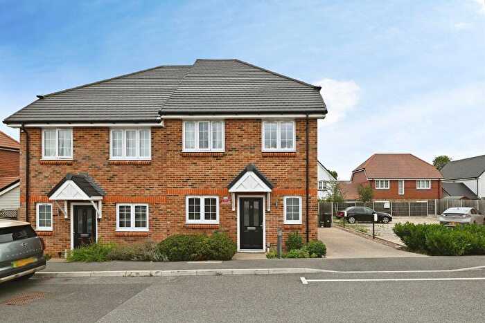 3 Bedroom Semi-Detached House For Sale In Hearne Court, Tovil, Maidstone, ME15