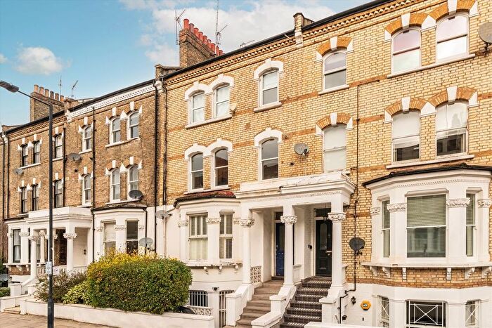 2 Bedroom Flat For Sale In Edith Road, West Kensington, W14