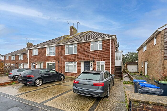2 Bedroom Flat For Sale In Chesham Close, Goring-By-Sea, Worthing, West Sussex, BN12