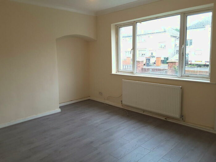 3 Bedroom Semi-Detached House To Rent In Norwood Road, Dunscroft, DN7