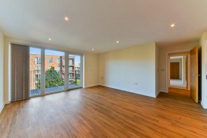 3 Bedroom Apartment To Rent In Howard Road Stanmore, HA7