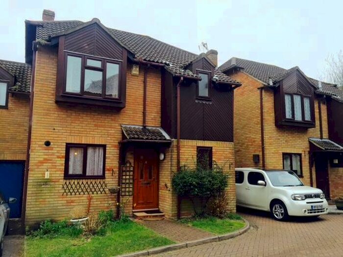 4 Bedroom House To Rent In Highcrown Mews, Highfield, SO17