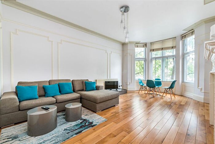 2 Bedroom Flat To Rent In Bickenhall Street, Marylebone, London, W1U