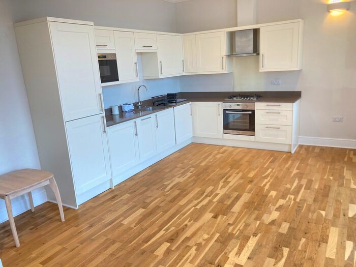 2 Bedroom Flat To Rent In Hilda Road, Southall, UB2