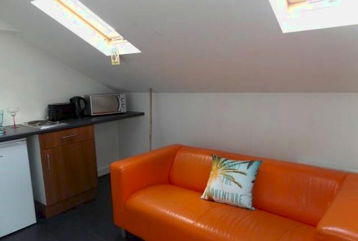 1 Bedroom Flat To Rent In Quebec Street, Bradford, BD1