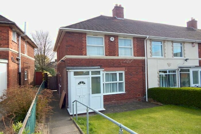 3 Bedroom Semi-Detached House To Rent In Ilmington Road, Birmingham, B29