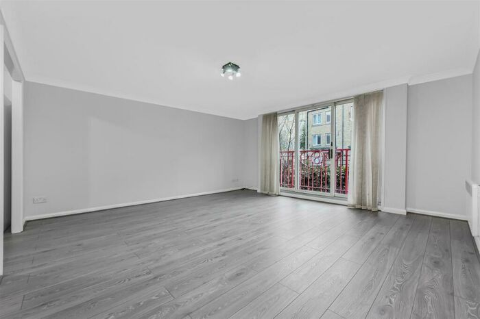 2 Bedroom Apartment To Rent In Westferry Road, E14