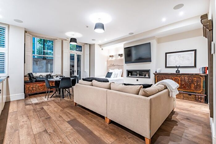 Studio To Rent In Pont Street, London, SW1X