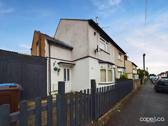 3 Bedroom Semi-Detached House To Rent In Bethulie Road, Derby, Derbyshire, DE23