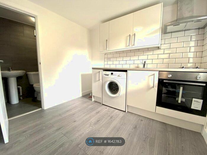 Studio To Rent In Nightingale Road, London, N9