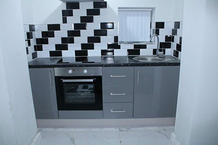 2 Bedroom Flat To Rent In West Bromwich Street, Walsall, WS1