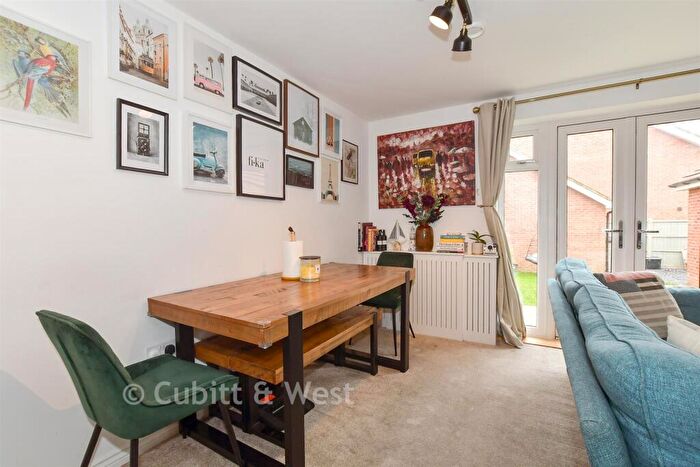 3 Bedroom Semi Detached House For Sale In Daffodil Crescent, Crawley, West Sussex, RH10